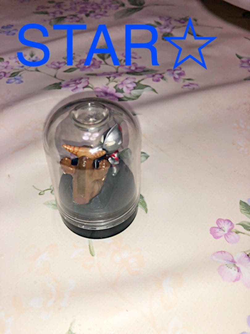 激レア　ガチャ王　ギミック付き　ウルトラマン対ゴモラ　ジオラマカプセル　特撮