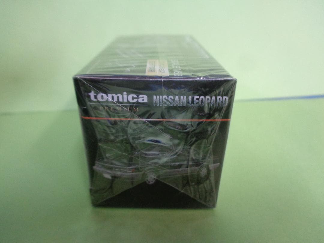 トミカプレミアム　タカラトミーモール　日産レパード　未開封