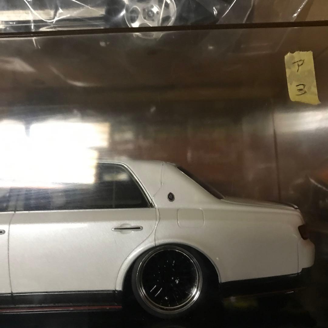 センチュリーホワイト セダン ミニカー ブラックホイール　ジャンク品
