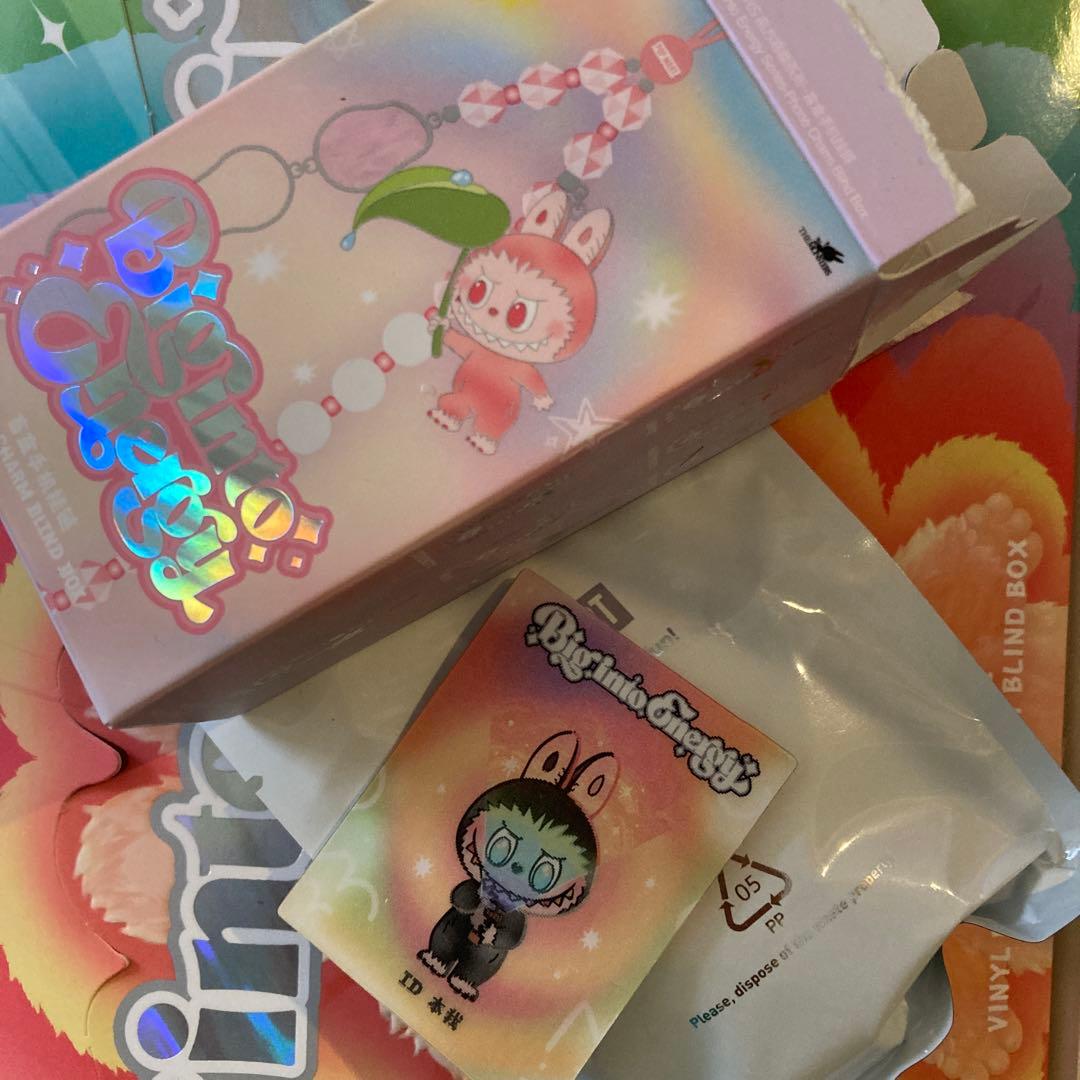 Big into Energy 携帯ストラップ　ラブブ シークレット ID 本我