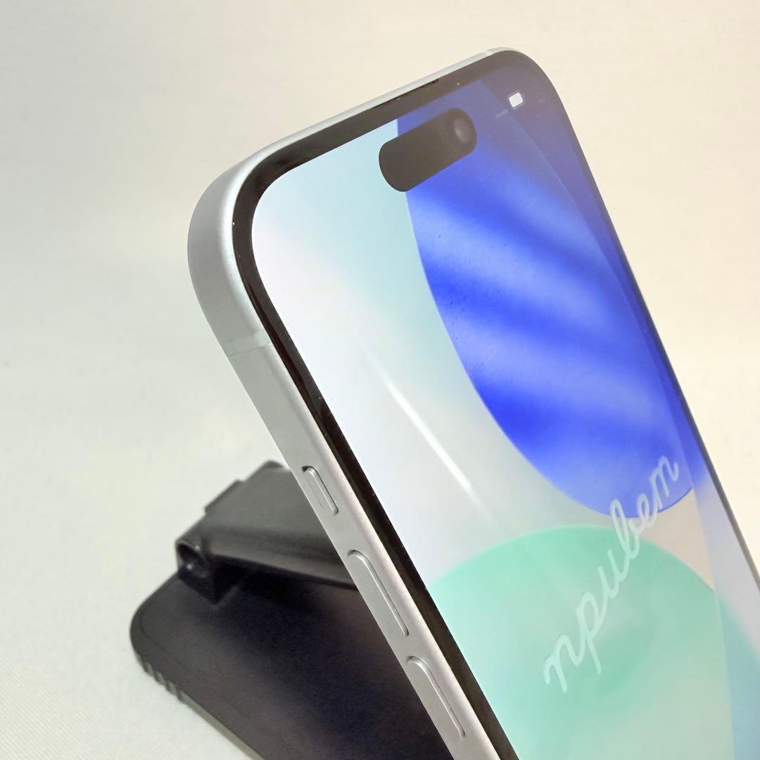 美品　Apple iPhone 15 128gb ブルー