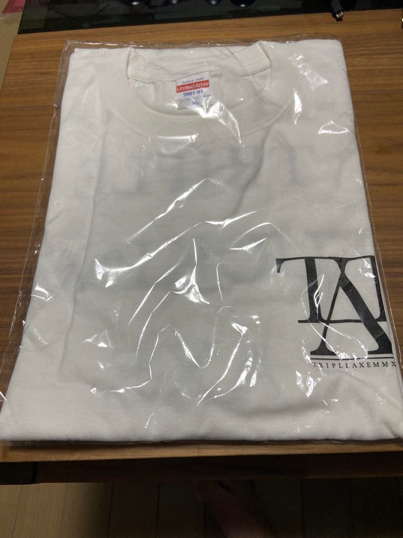 トリプルアックス　ＴＲＩＰＬＥ　ＡＸＥ Tシャツ