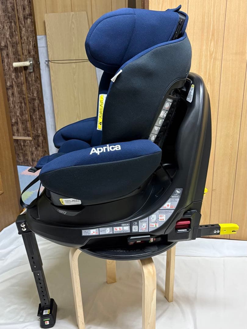 【超美品】アップリカ チャイルドシート ディアターン プラス ISOFIX AB