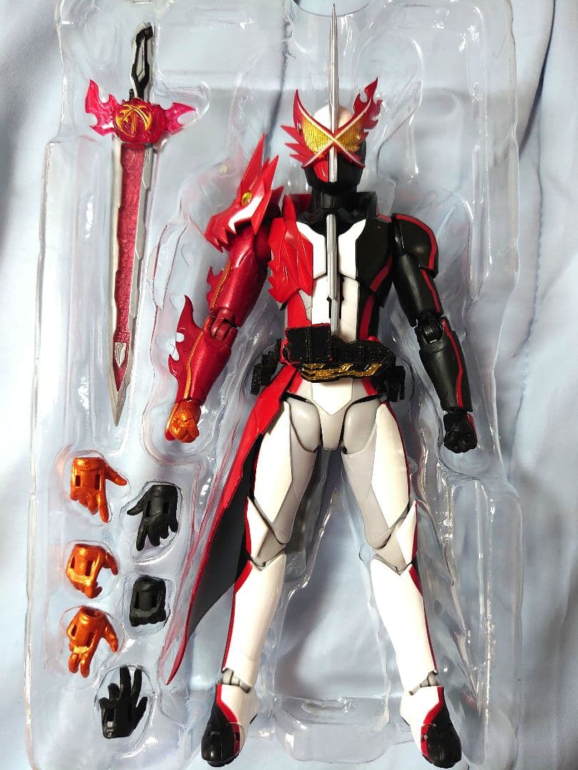 ヒ*ヨ様 S.H.Figuarts 仮面ライダー セイバー 他 4体セット