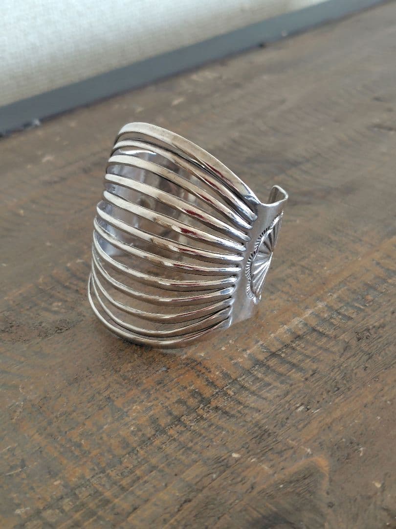 Wilbert Benally スプリット シルバー ワイド バングル ナバホ