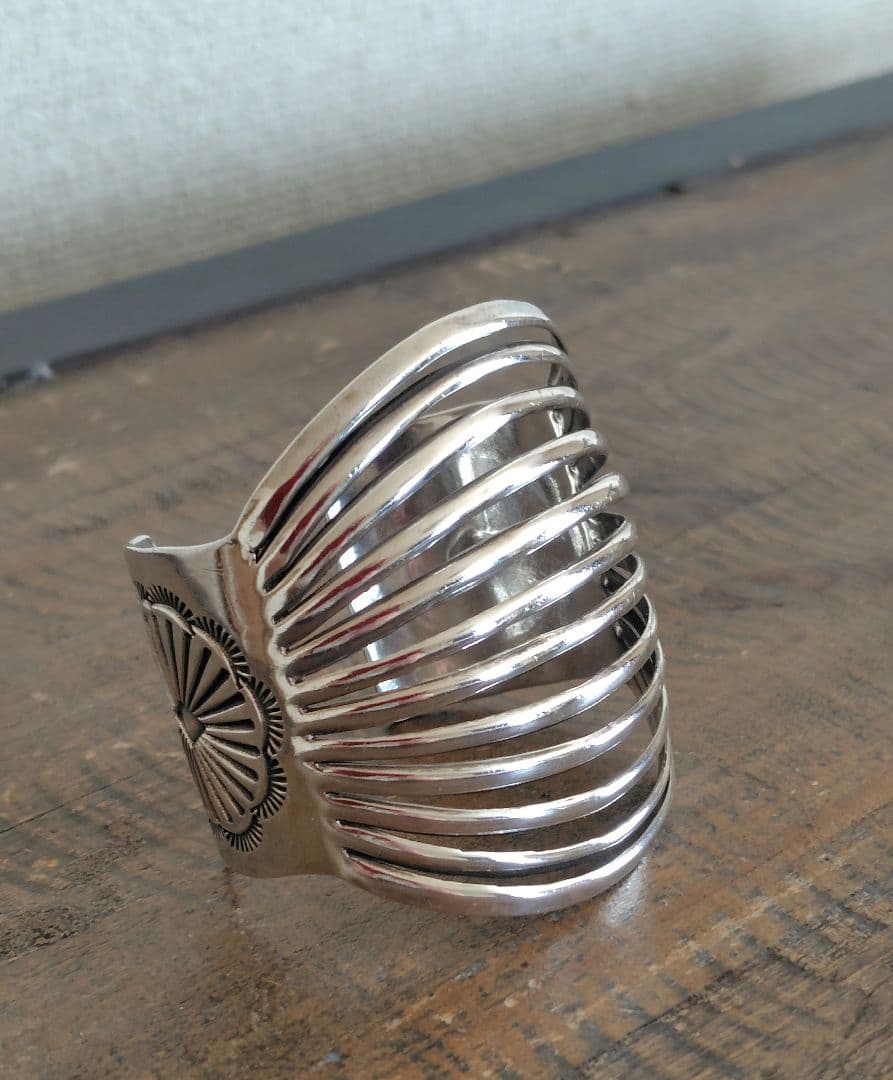 Wilbert Benally スプリット シルバー ワイド バングル ナバホ