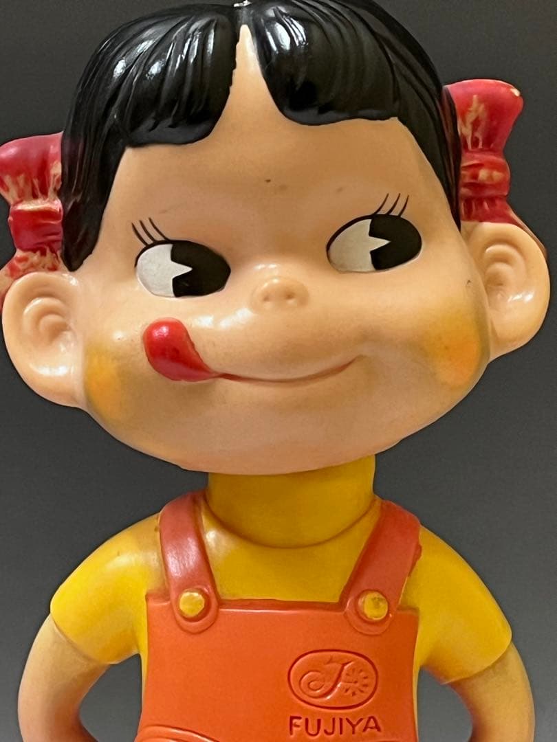 P37 レトロ　希少品❗️ 洋菓子&レストラン首振りペコちゃん人形　ペコちゃん人形