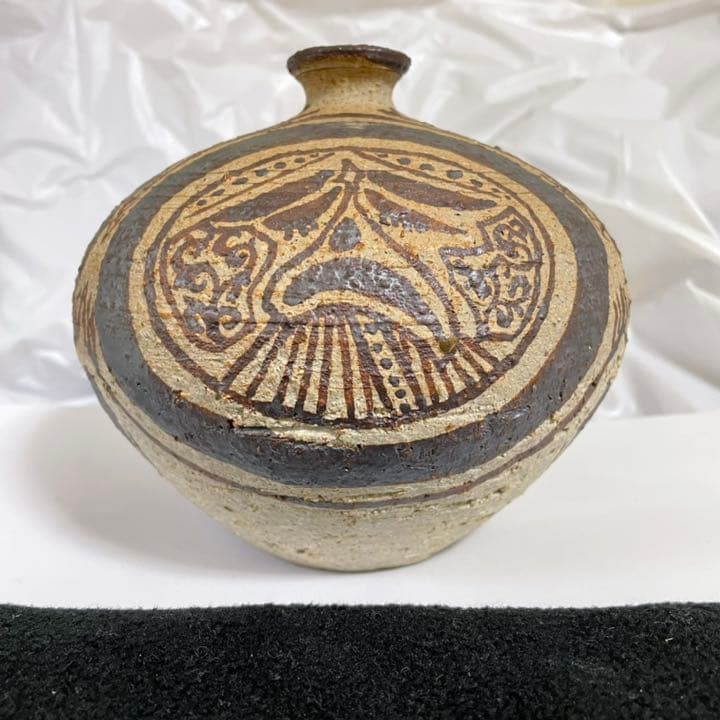 中国　磁州窯　花瓶　瓶　壺　飾り　顔　China  置物　つぼ