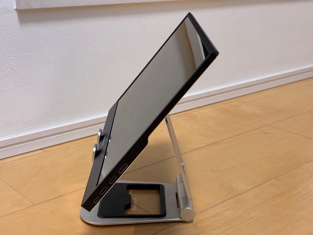 s*n様 JAPANNEXT製 13.3インチ モバイルモニター 4K OLED