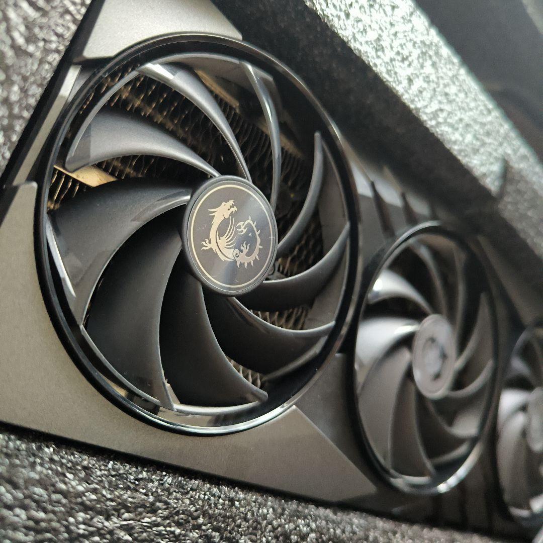 グラフィックボード・グラボ・ビデオカード MSI GeForce RTX 4070 GAMING X SLIM 12G