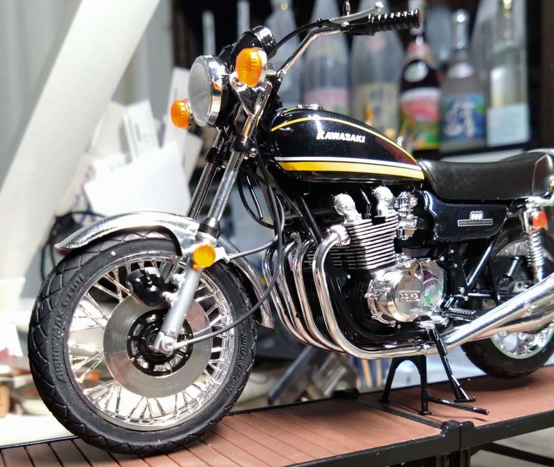 アオシマ 1／12 バイク　Z1 カワサキ（Kawasaki）900 完成品