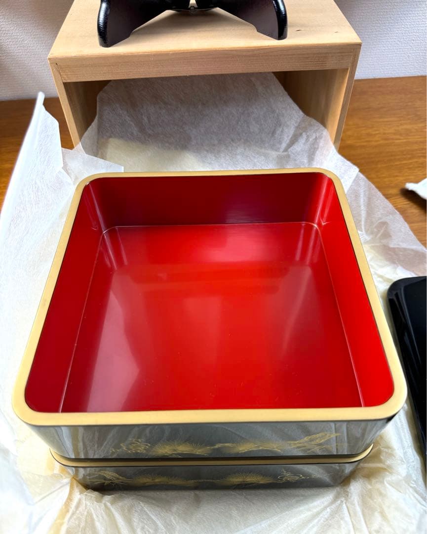 257 輪島塗　松竹梅沈金　二段重　未使用品　共箱　共布