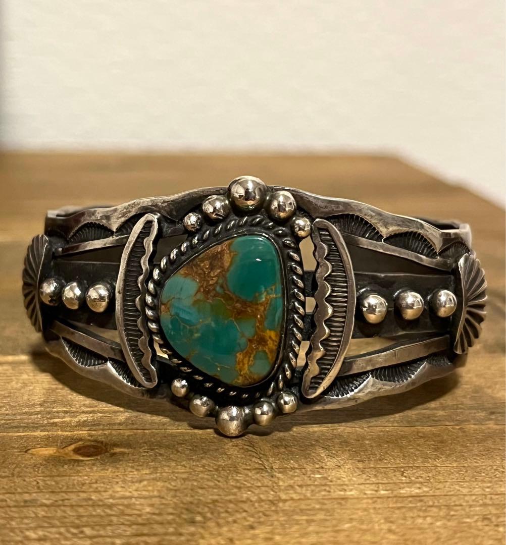 きれいなターコイズのバングル　インディアンジュエリー　navajo ナバホ