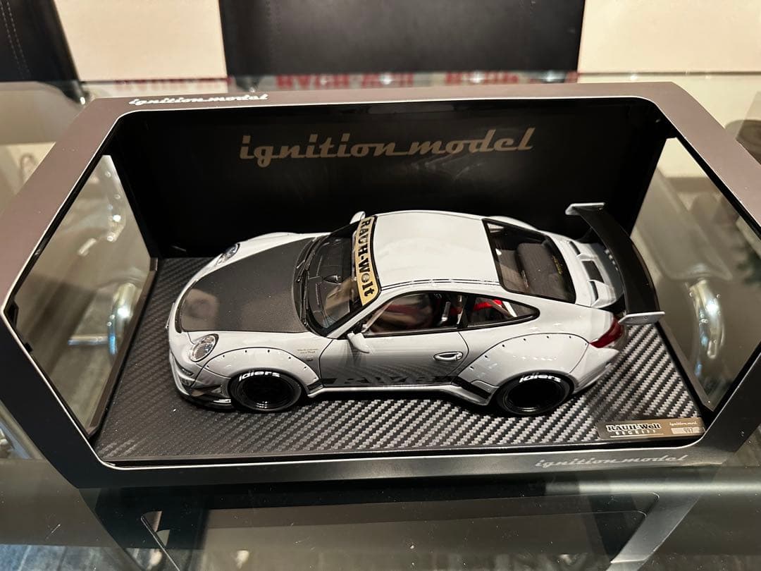 RWB997 イグニション1/18 シルバー