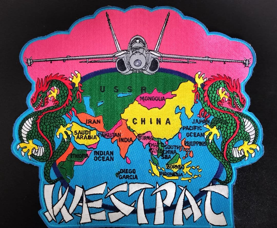 商談中 米海軍 VFA-192 GOLDEN DORAGONS WEST PAC