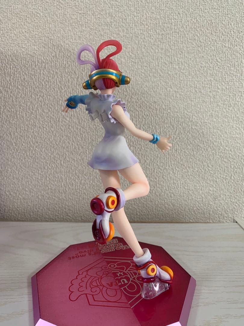 POP “RED-EDITION” “世界の歌姫” ウタ