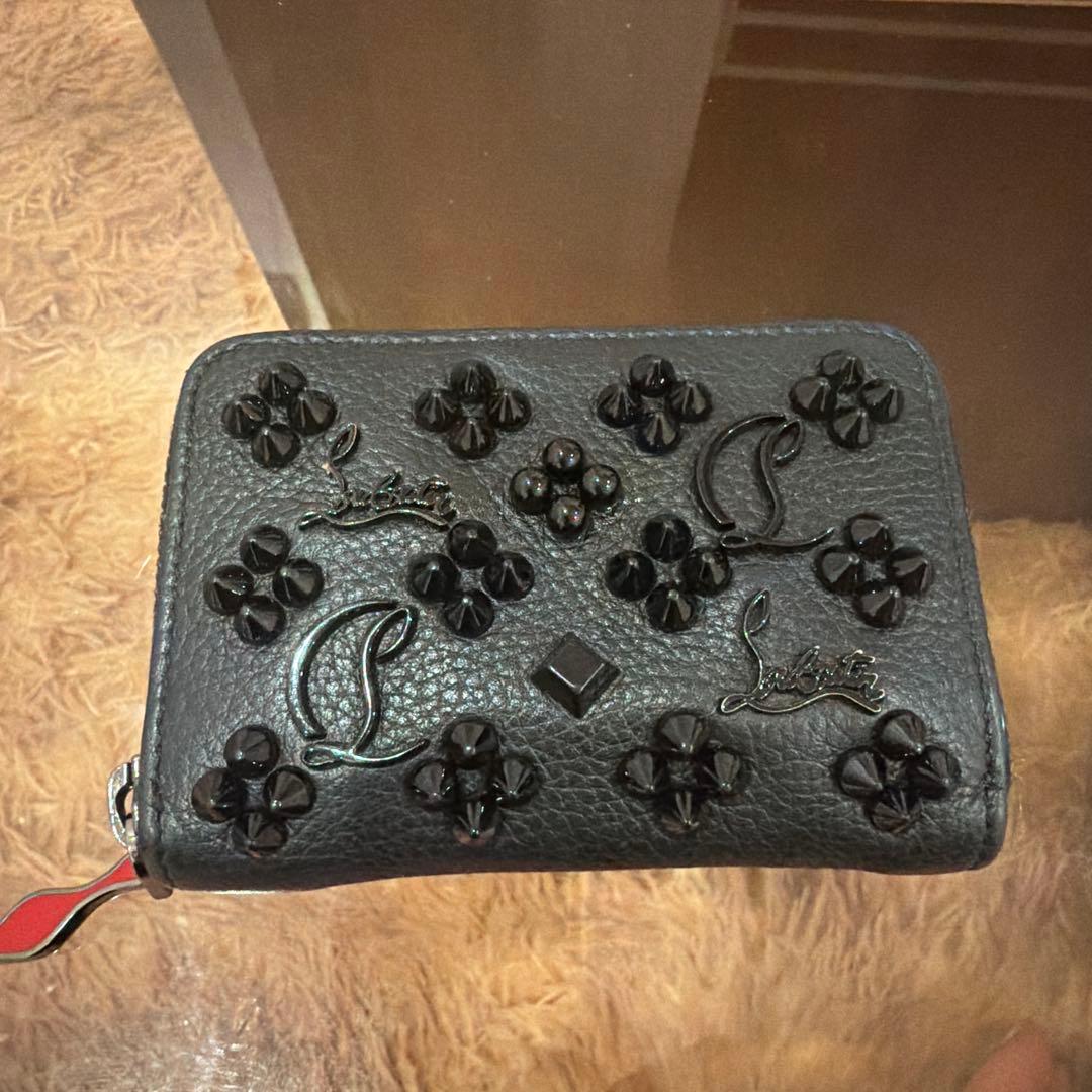 Christian Louboutin ブラック ケース