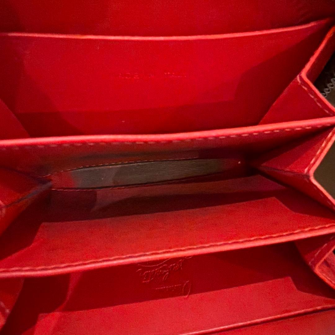 Christian Louboutin ブラック ケース