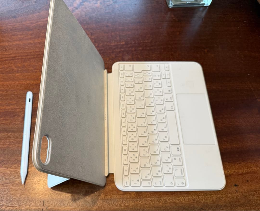 iPad Magic Keyboard folio ホワイト + Pencil