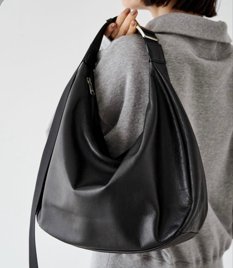 あん　新品タグ付　russet ソフトレザーラウンドビッグショルダーバック