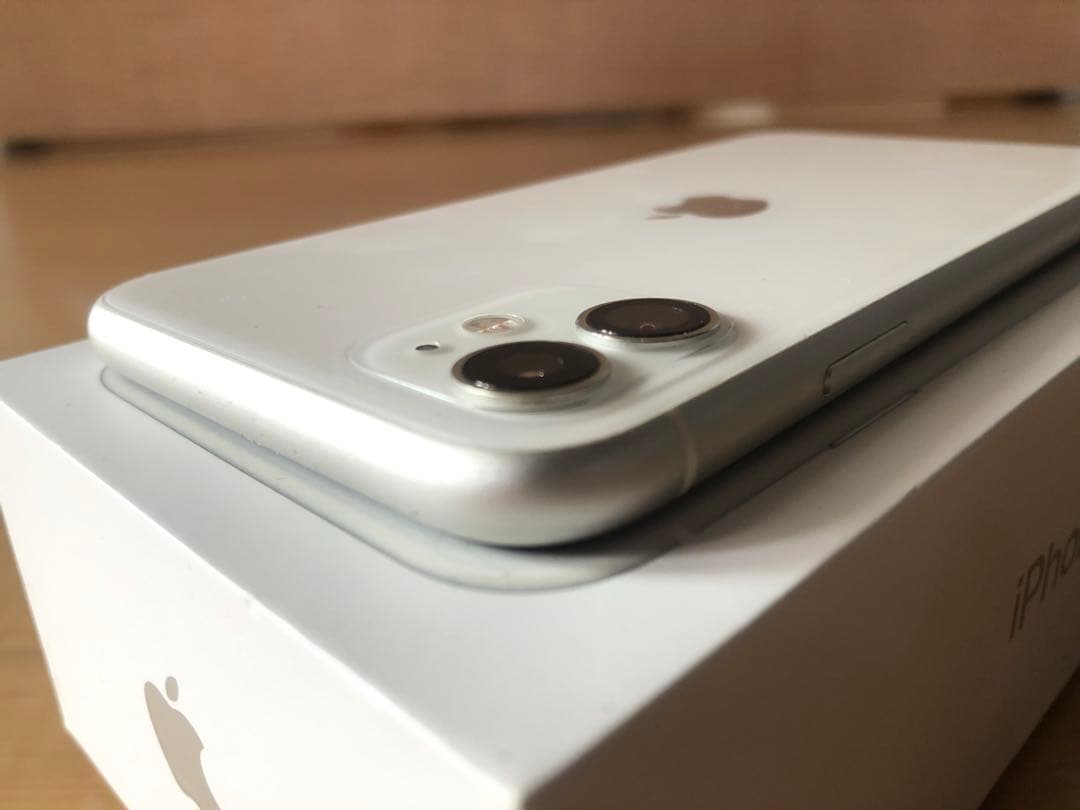 (美品)SIMフリー iPhone11 128GB ホワイト おまけ付