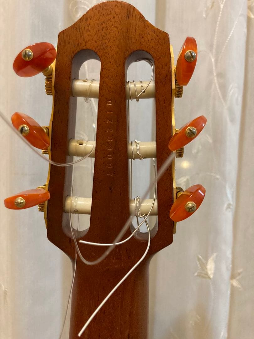 YAMAHA サイレントギター SLG-100N 全ての付属品及びケーブル