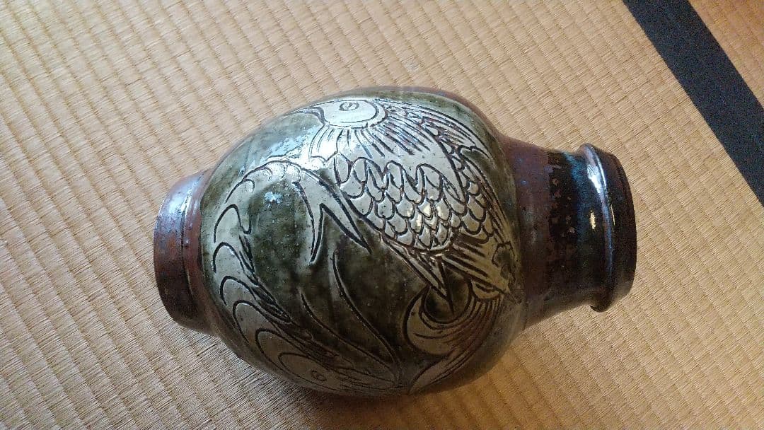 骨董　人間国宝　金城次郎　海老魚紋 高さ27.5cm　共箱