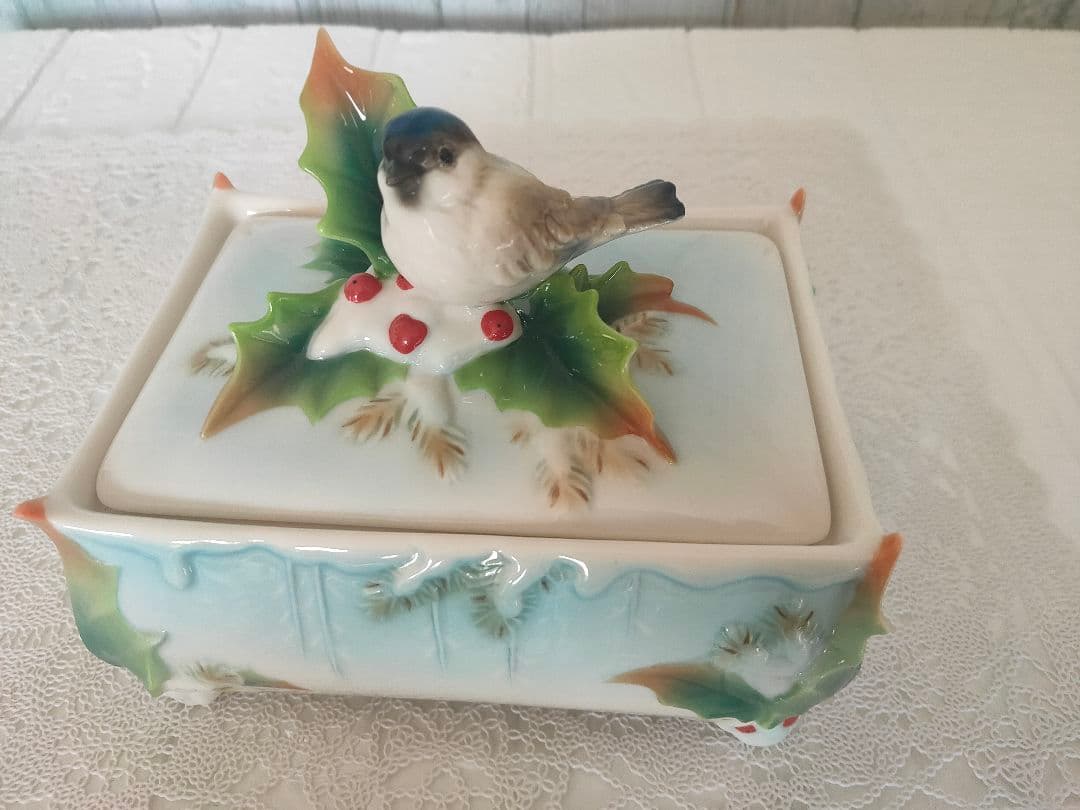 フランツ・ポーセリン ホリデー・ビギニングス シジュウカラ 陶器製 鳥とホリー