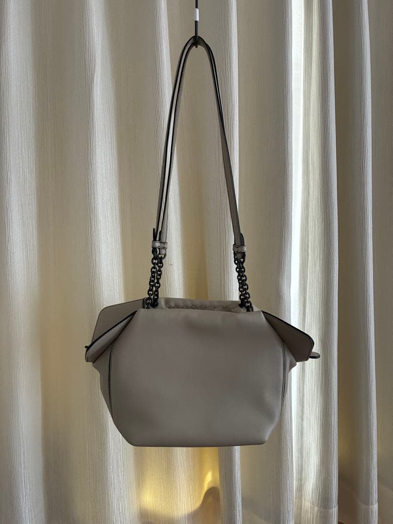 クリーム色 レザー ショルダーバッグ