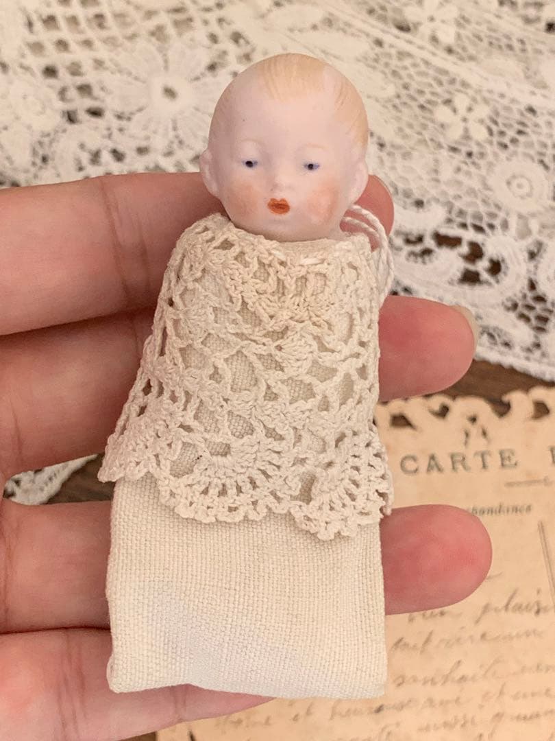 フランス　蚤の市　陶器人形　赤ちゃん　ブロカント