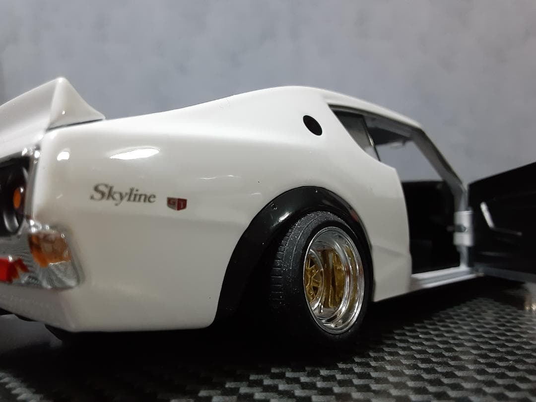 Maisto 1/24 日産 ケンメリ GT-R カスタム改 マークⅢ 金