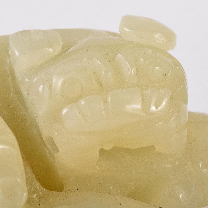 中国　玉石彫刻　神獣　根付　紙鎮　置物　C　8213E