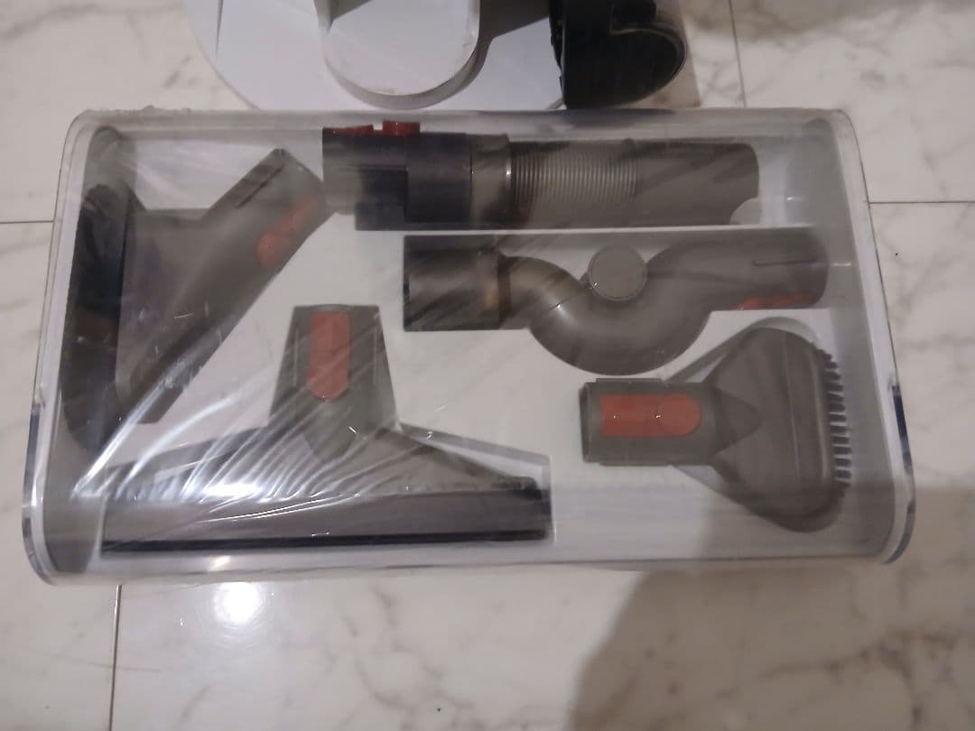 ダイソンSV12 コードレスクリーナー スタンド付き