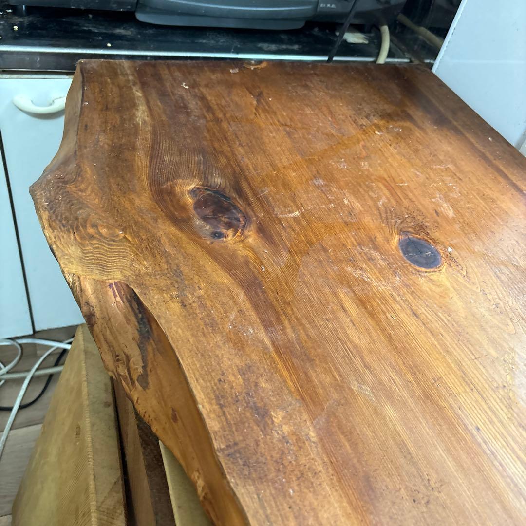 奈良　吉野産　杉の木　一枚板　テーブルの天板に