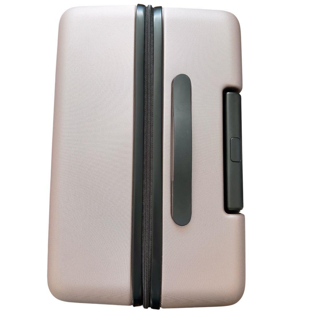 無印良品 キャリーバーの高さを自由に調節できる　ハードキャリーケース　88L ①