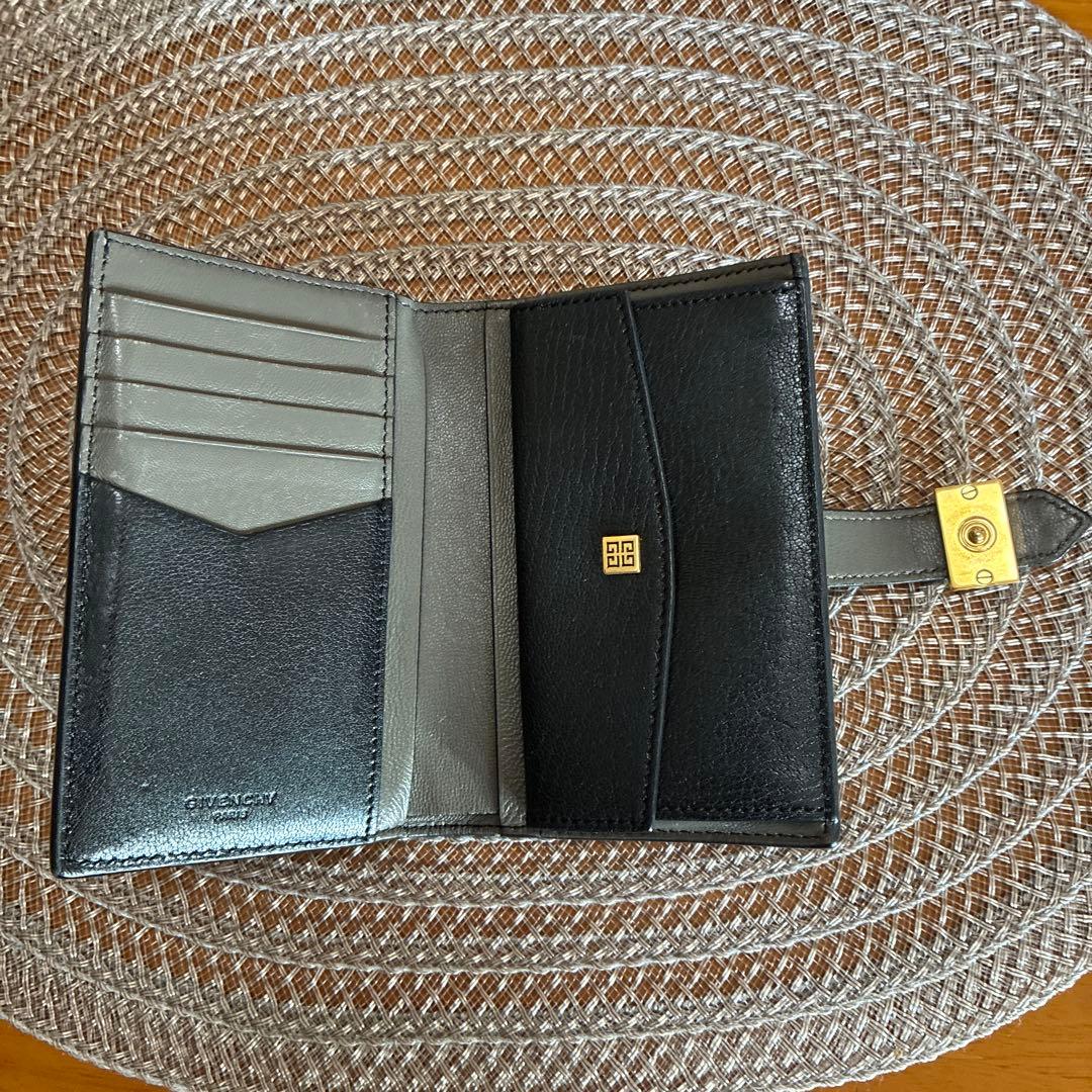 GIVENCHY ブラック 二つ折り財布