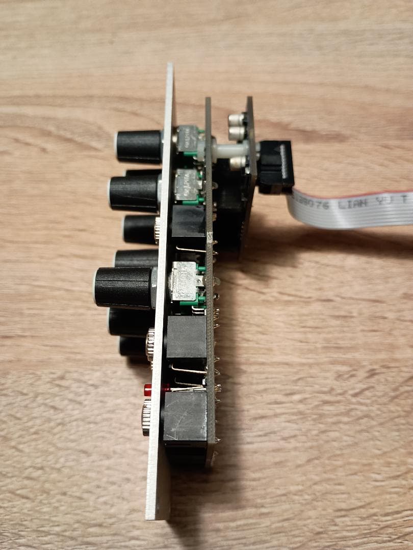 ALM Dinky’s Taiko モジュラーシンセ