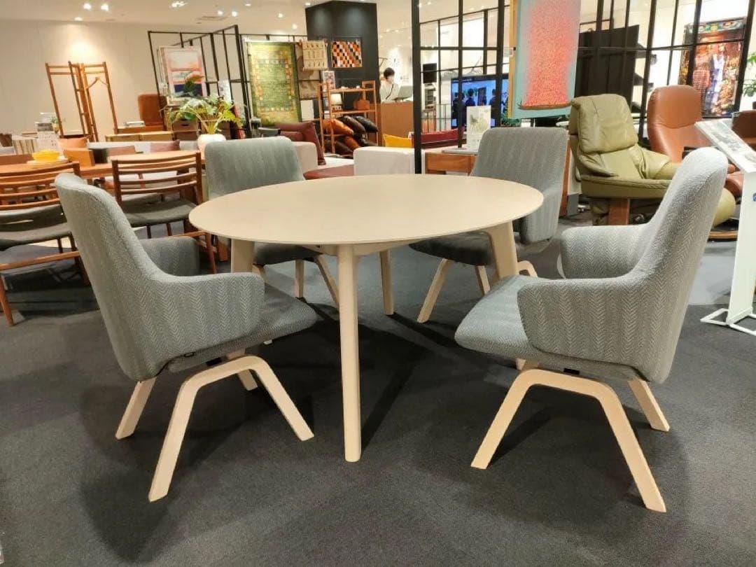 B*y様 ラウンド　ダイニングテーブル　伸長式　ナチュラル