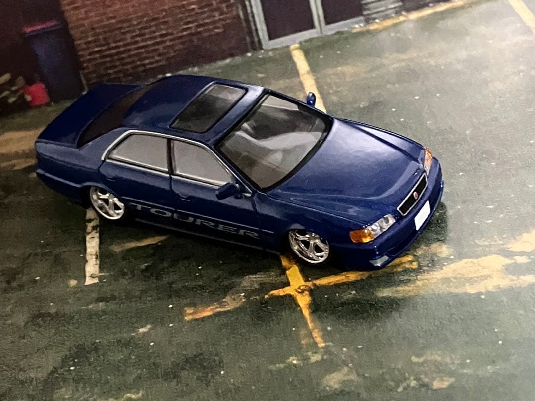 トミカリミテッド　ツアラー セダン 1/64 ミニカー 改造