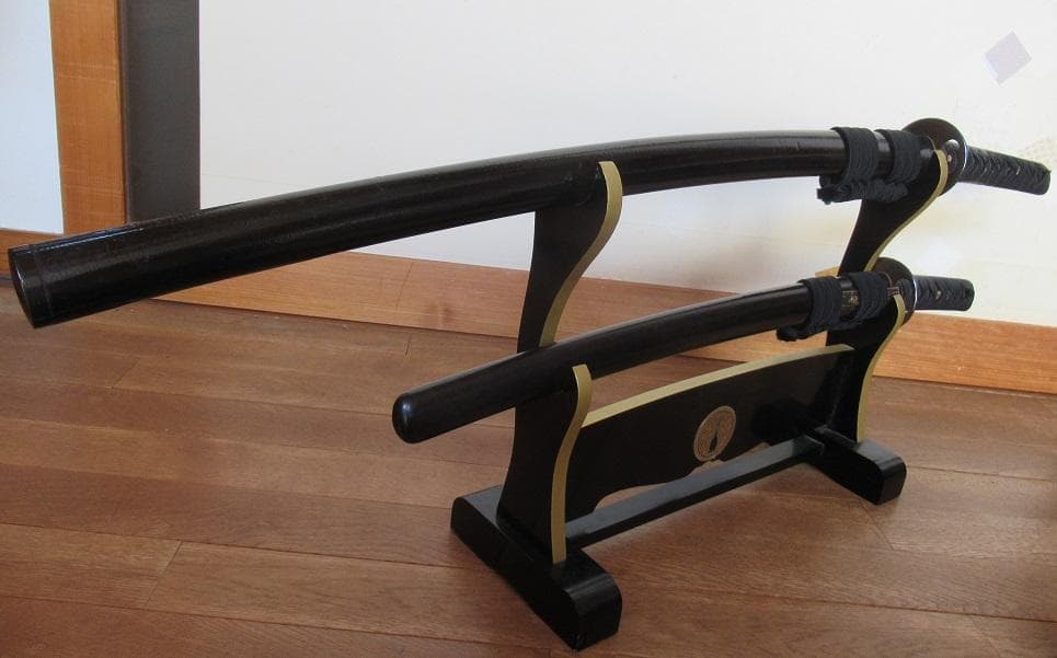 名品 抱茗荷紋図の黒漆菜種塗鞘打刀大小拵 特別保存刀装具鑑定書付