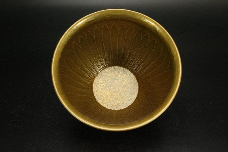 千家伝来 一ノ瀬宗也作 唐銅 雲蓮花弁彫刻紋 建水 共箱(LC848)