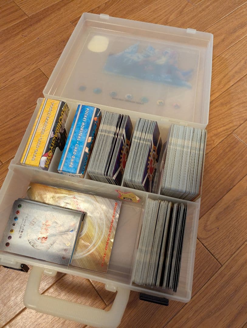 ポケモンカード ケース入り