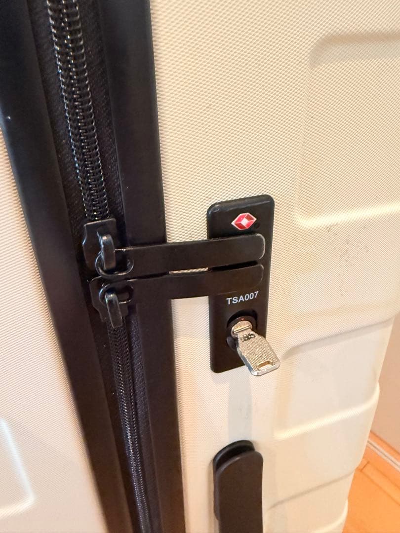 無印良品 白 アイボリー ハードキャリーケース104L 限定 スーツケース