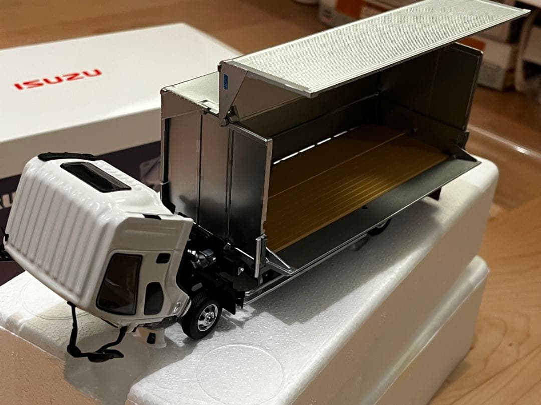 京商　いすゞ　1/43 フォワード ダイキャストミニカー　現行型