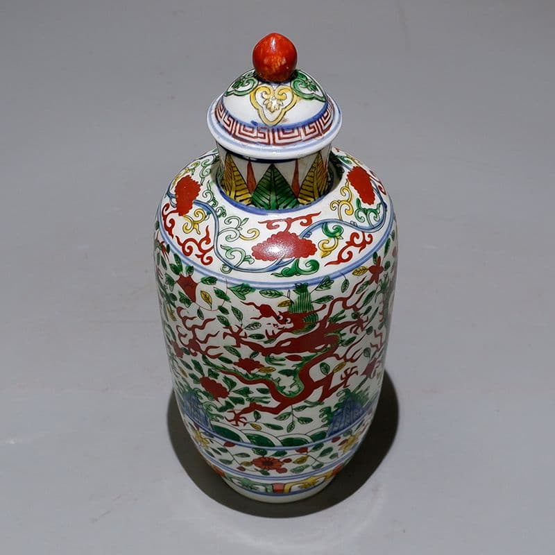 大明嘉靖款五彩龍紋帯蓋冬瓜瓶 景徳鎮 陶磁器 装飾品 現代工芸品 美術品 置物