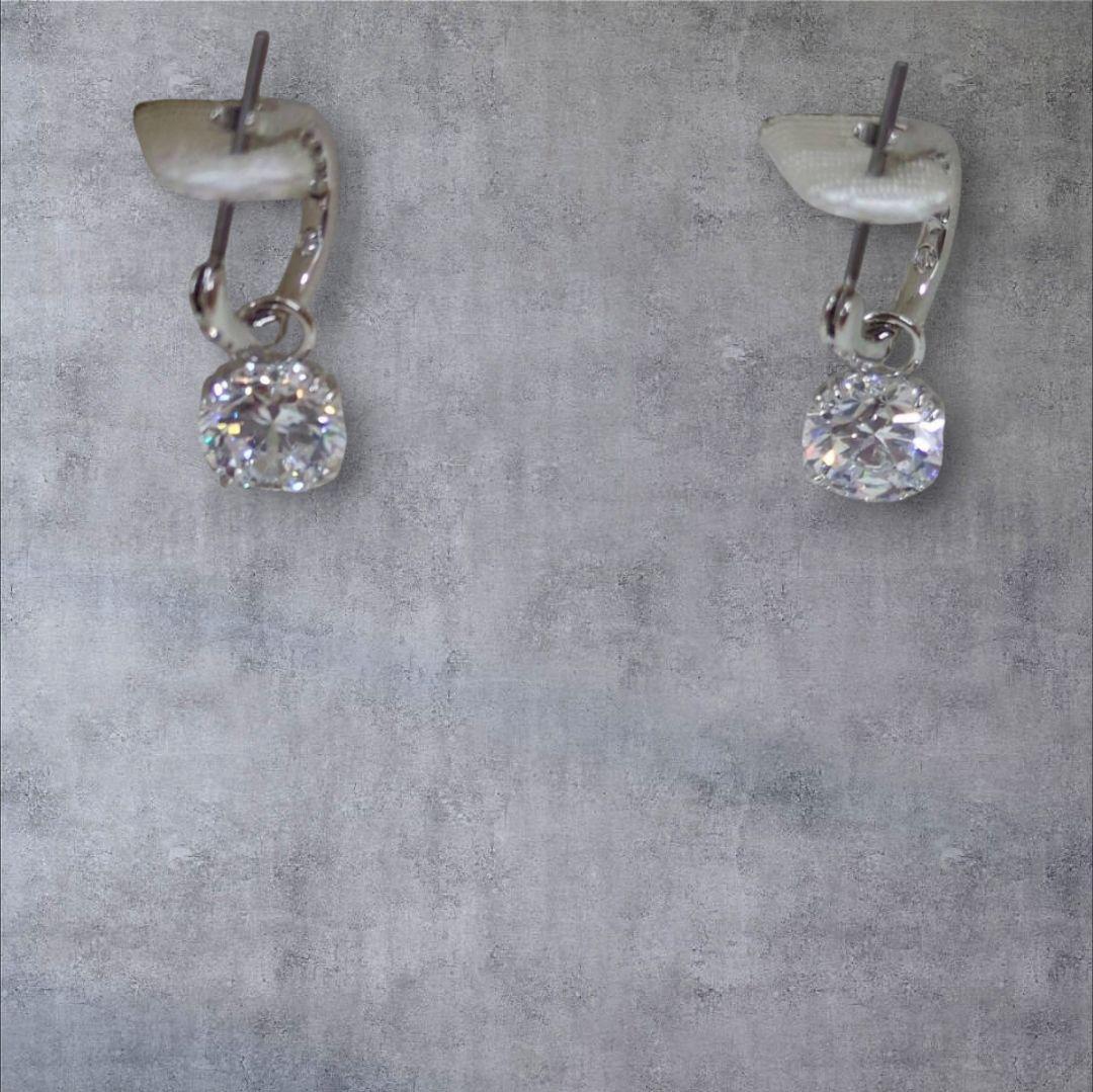 長期保管　未使用スワロフスキー Stilla 大粒ストーン ピアス　レディース