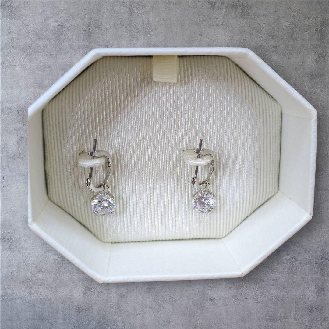 長期保管　未使用スワロフスキー Stilla 大粒ストーン ピアス　レディース