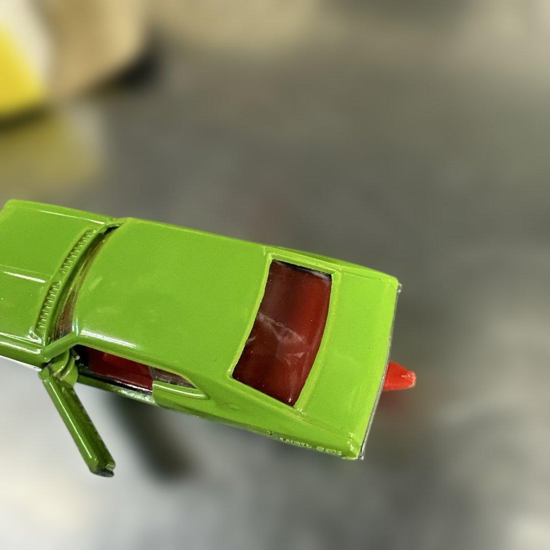 トミカ Nissan Laurel 2000 SGX ミニカーオリジナル黒箱付