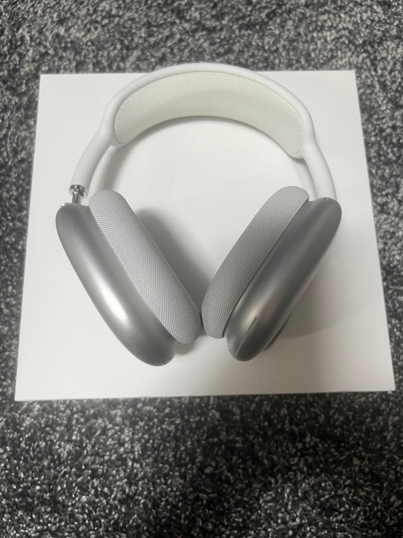 AirPods Max シルバー 専用ケース付き　超美品　試着程度