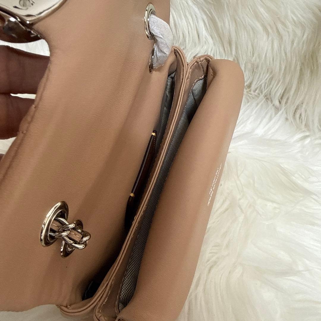 COACH ショルダーバッグ ベージュ キルティング20cm